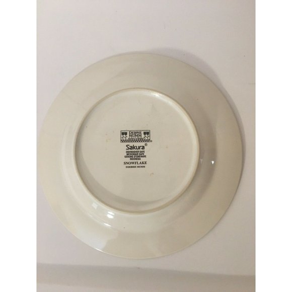 2 SAKURA SNOWFLAKE BY DEBBIE MUMM RED CHECKERED 8 1/8"‎ DESSERT SALAD PLA… - Picture 2 of 4